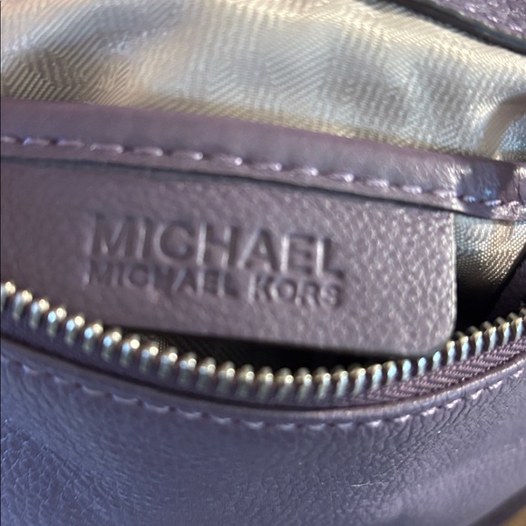 Michael Michael Kors Lavender Shoulder Bag Phone Case with Silver Hardware - Picture 4 of 6